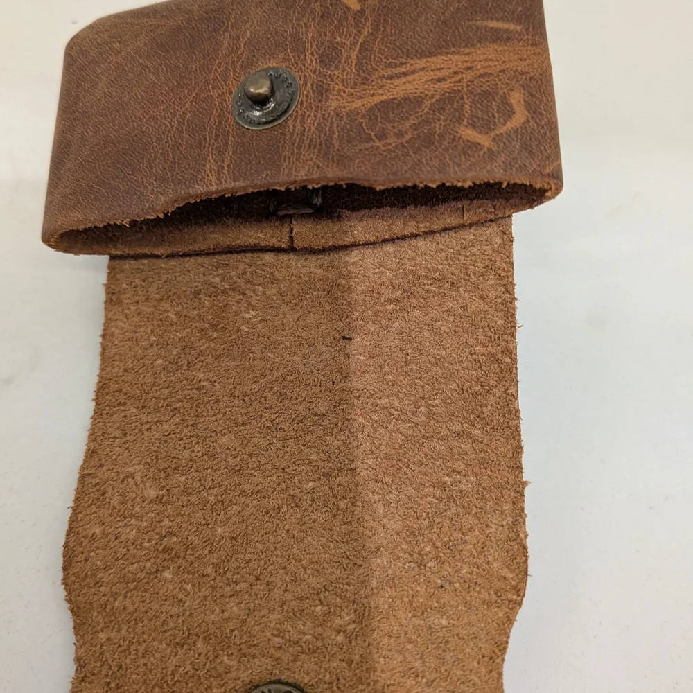 NWOT Handmade Leather AirPods Pro Case Rustic Snap Closure with Keychain